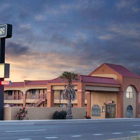 Travelodge By Wyndham Кингман Екстериор снимка