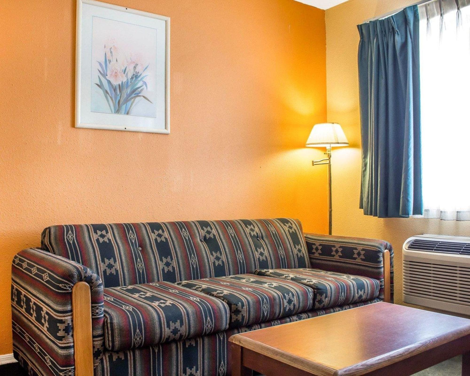 Travelodge By Wyndham Кингман Екстериор снимка