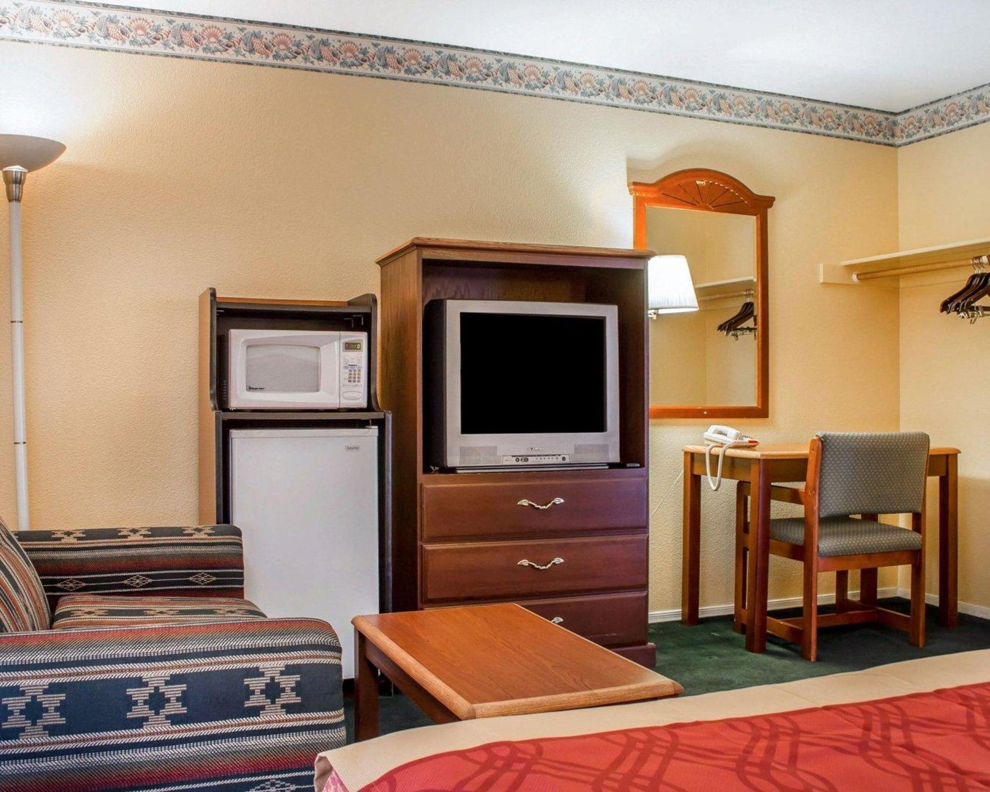 Travelodge By Wyndham Кингман Екстериор снимка
