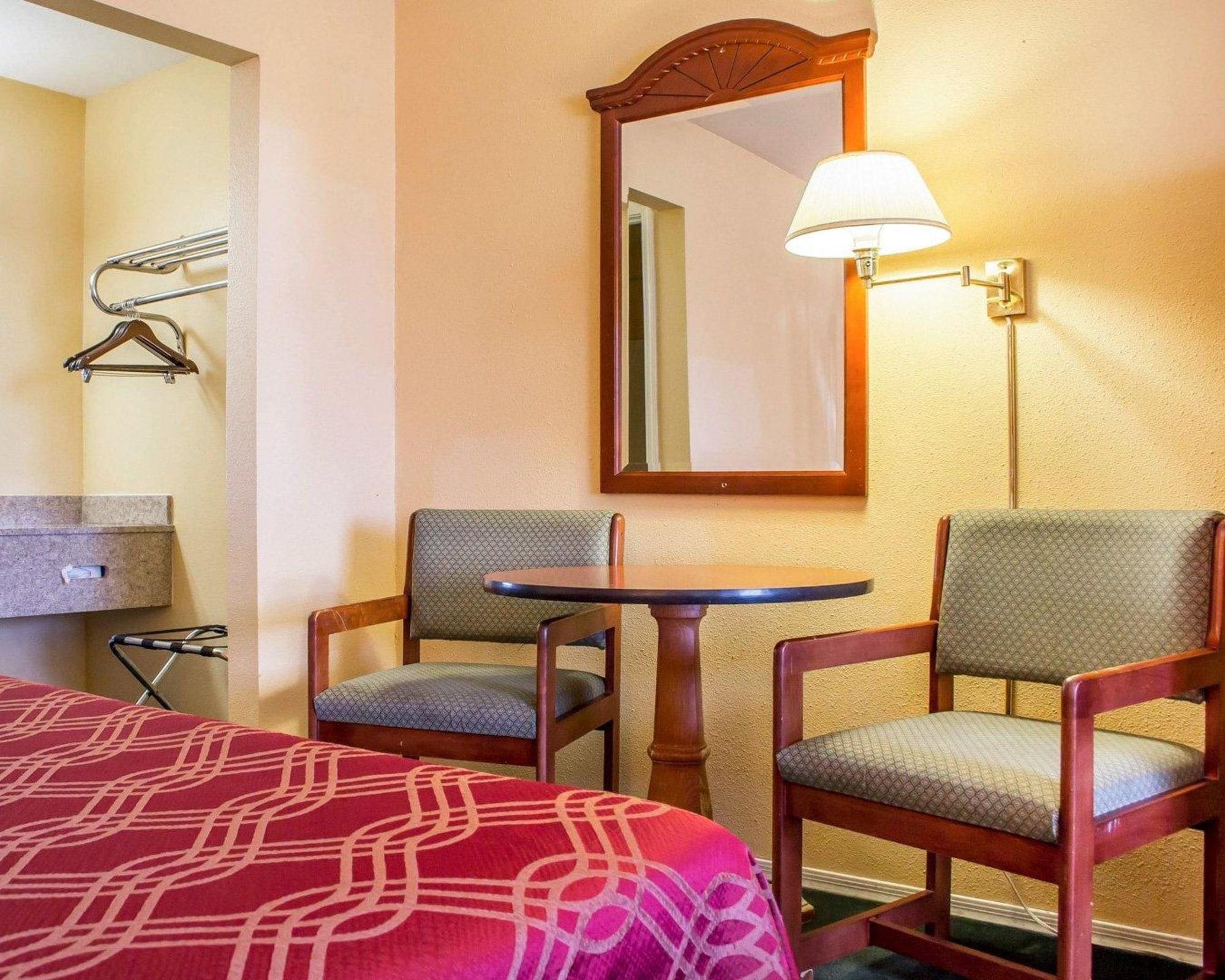 Travelodge By Wyndham Кингман Екстериор снимка
