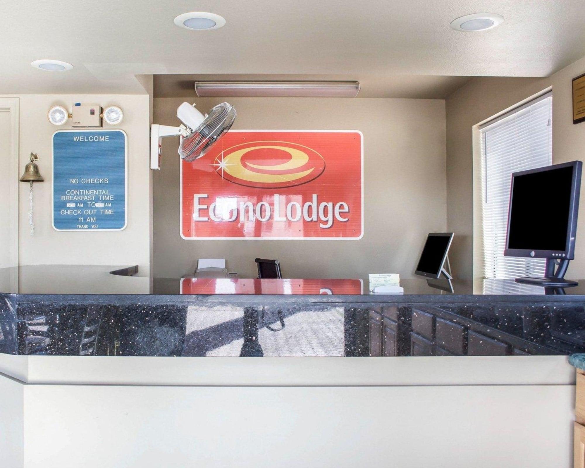 Travelodge By Wyndham Кингман Екстериор снимка