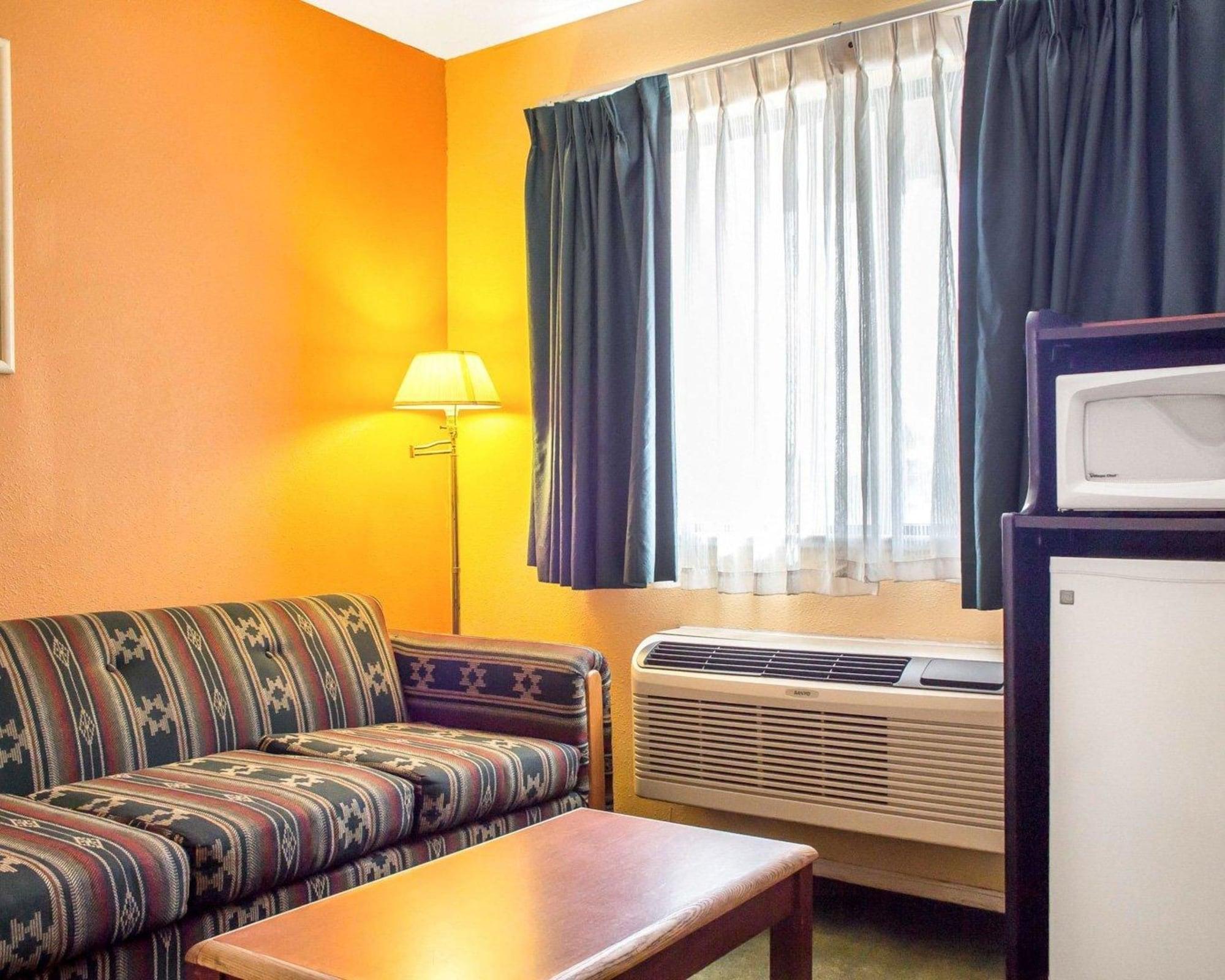 Travelodge By Wyndham Кингман Екстериор снимка