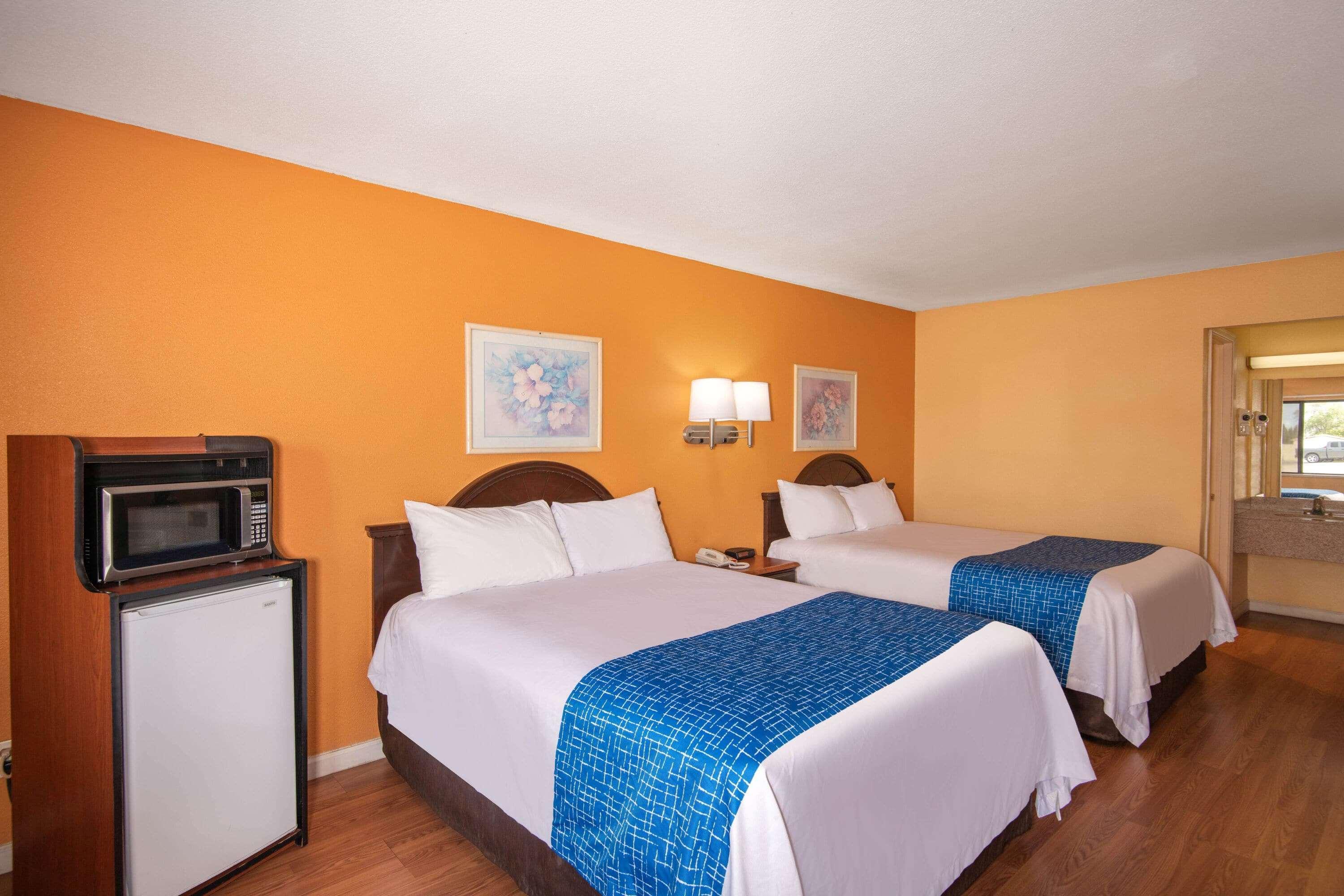 Travelodge By Wyndham Кингман Екстериор снимка